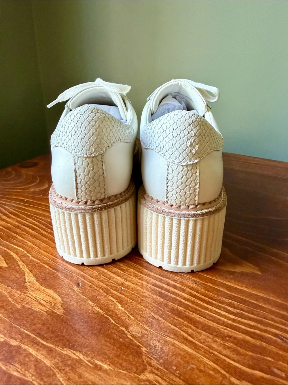 Dolce Vita Tiger Platform Sneaker Women’s Size 9.5 Cream White New with Stickers